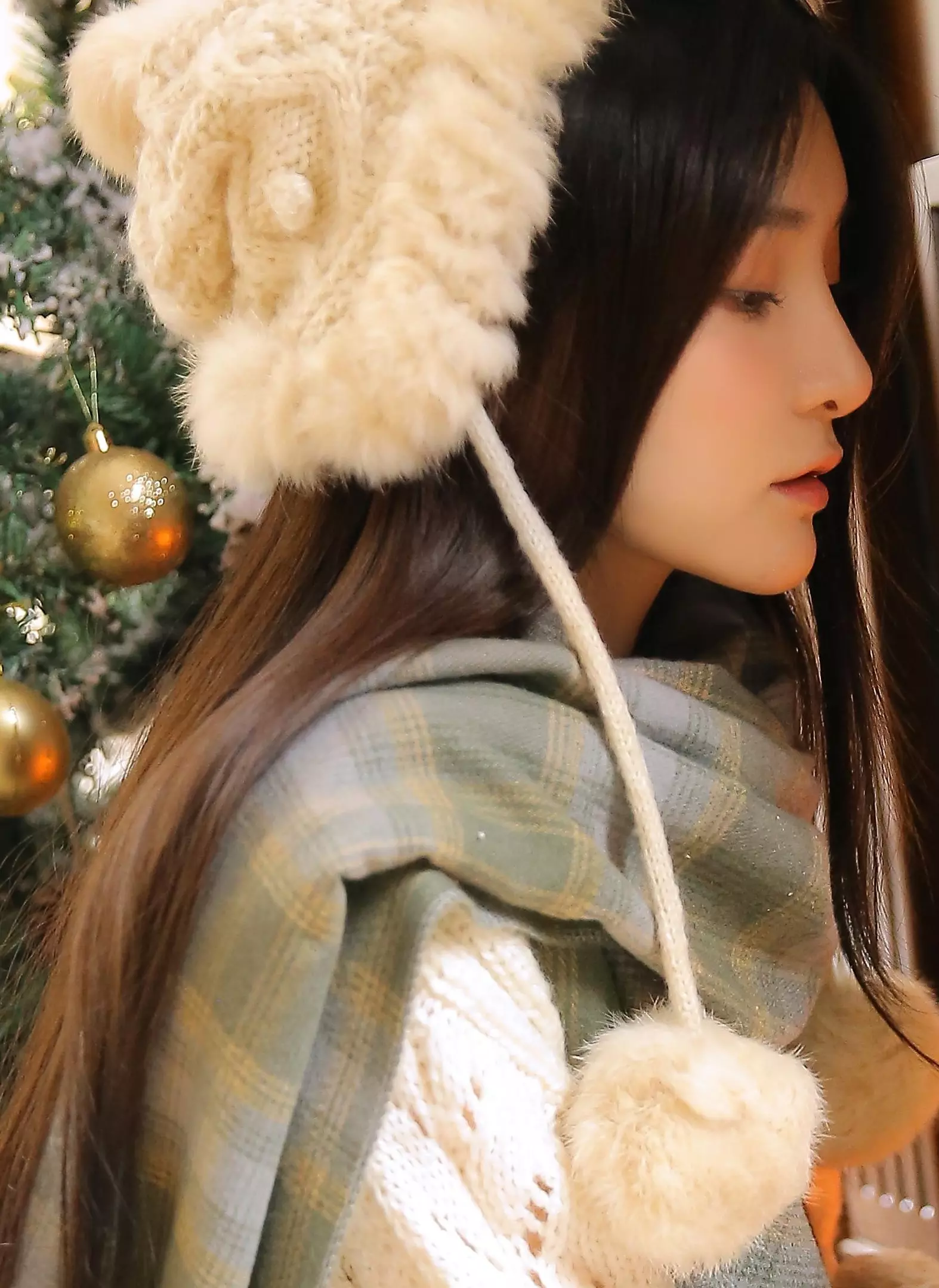 长发美女圣诞主题私房迷人写真