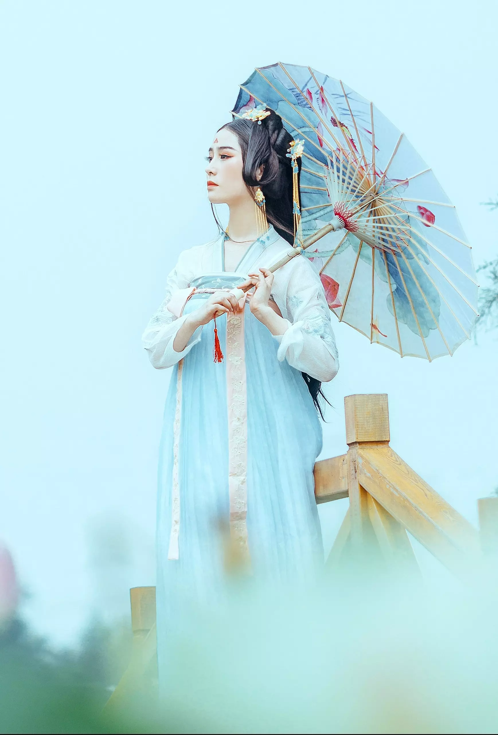 姿容胜雪的古典美女子