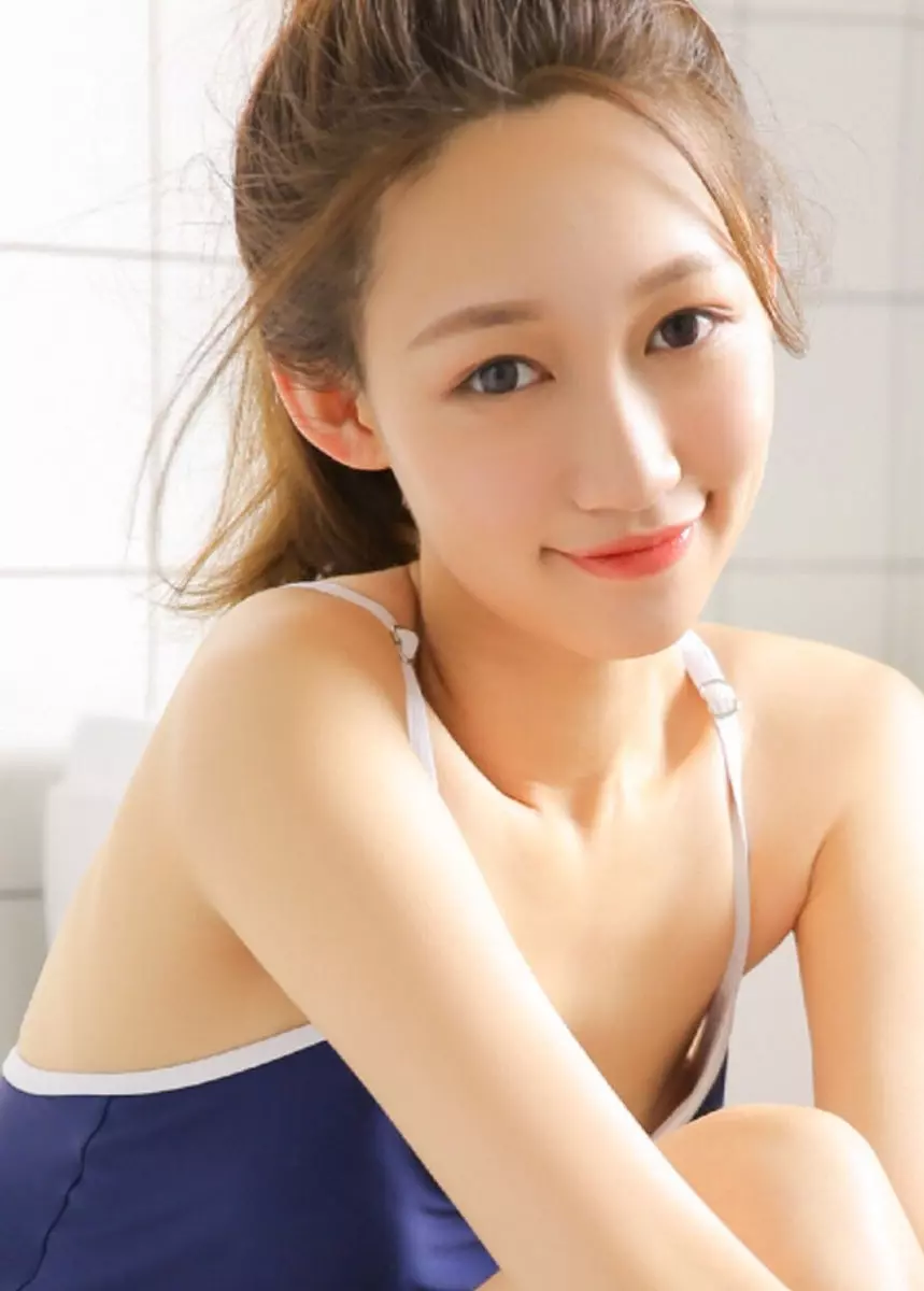 做一个清秀绝俗的美少女